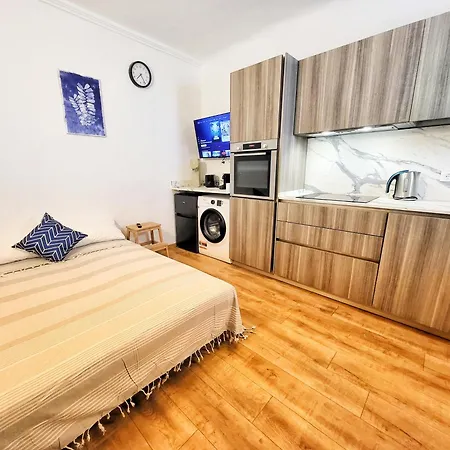 Nervi - 5 Minuti Dal Porticciolo E Passeggiata Anita Garibaldi - Vicino Fermata Dell'autobus E La Stazione Ferroviaria